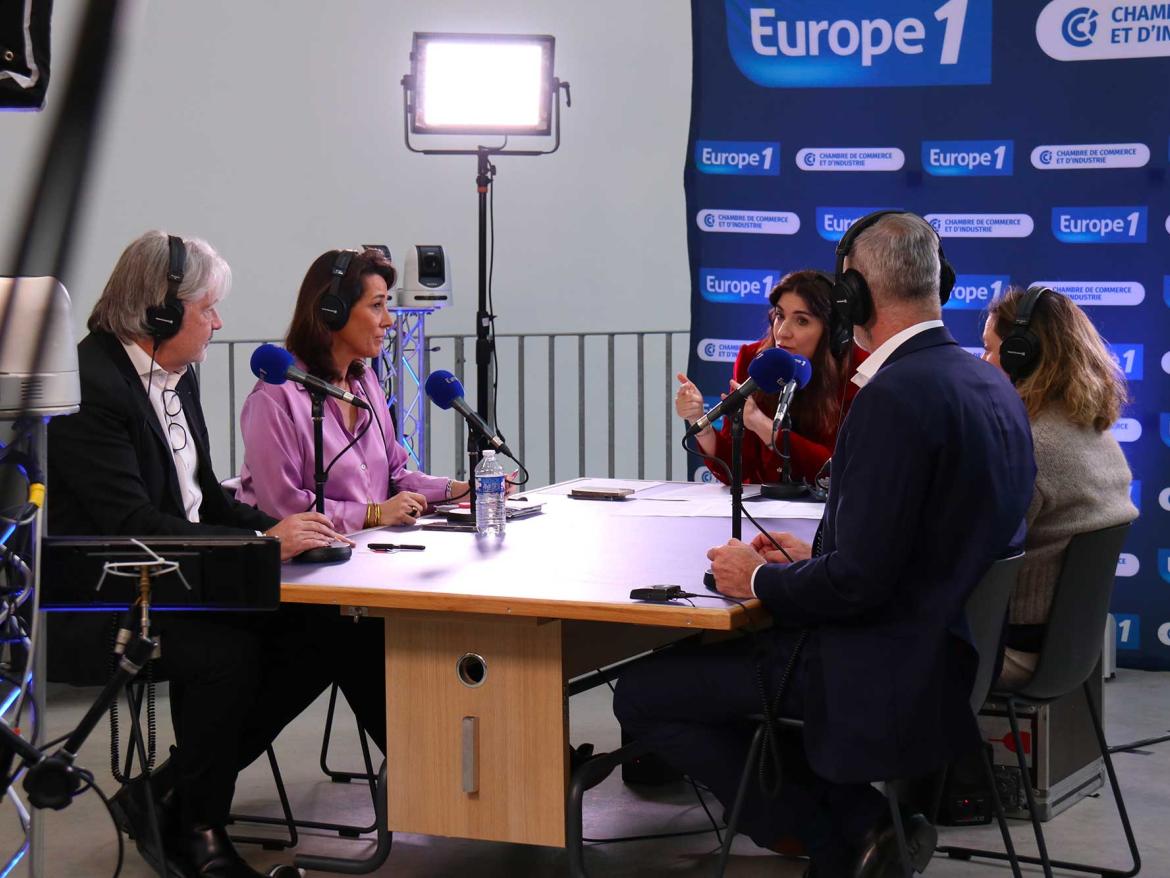 Plateau de l'émission 'La France Bouge' d'Europe 1